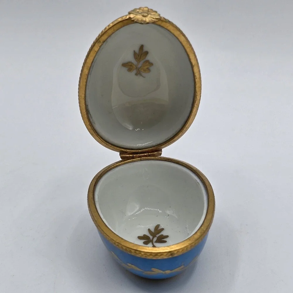 Vtg limoges trinket box La‎ main egg shaped Blue Floral Music Paris Style